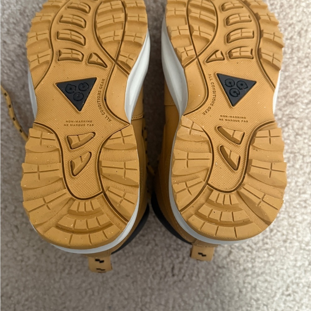 Nike ACG Men's Brown and Yellow Boots - Picture 3 of 4